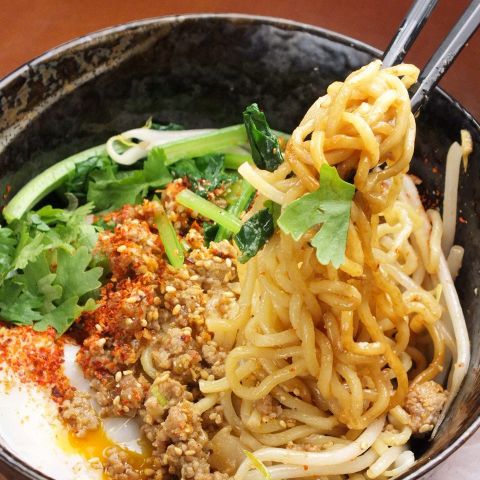 餃子バルの担々麺